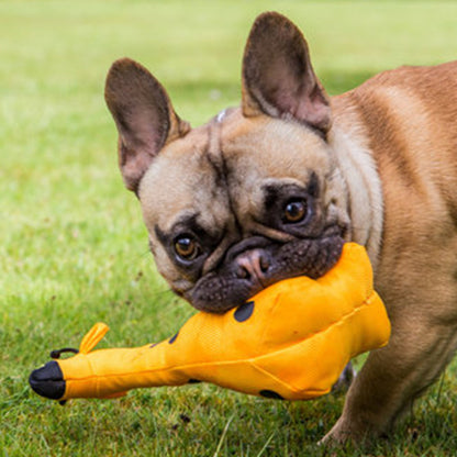 Das Hundespielzeug George the Giraffe von Beco aus recyceltem Material.