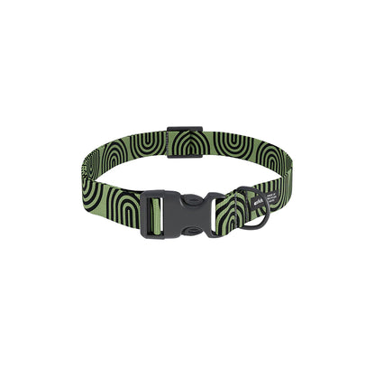 Das Hundehalsband in grün und schwarzen Details.