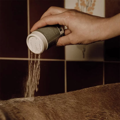 Natürliches Hundeshampoo in Pulverform von Nellumbo.