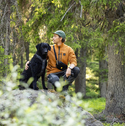 Die Alpha 360 Hip Pack in schwarz von Woolly Wolf.